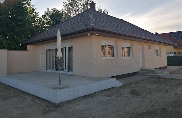 Eladó ház Balatonlelle