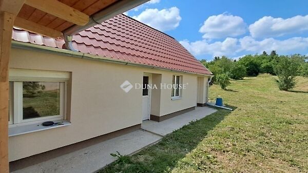 Eladó ház Bakonya