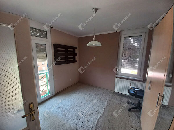 Eladó lakás Dombóvár