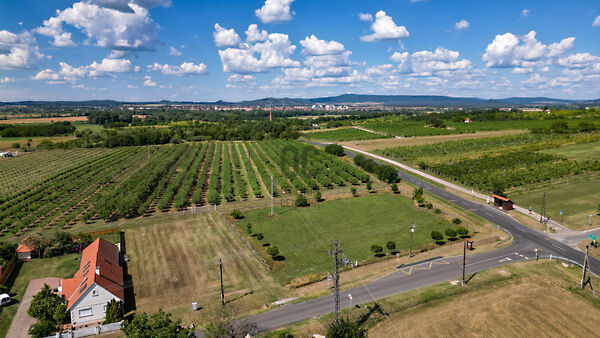 Eladó földterület Raposka