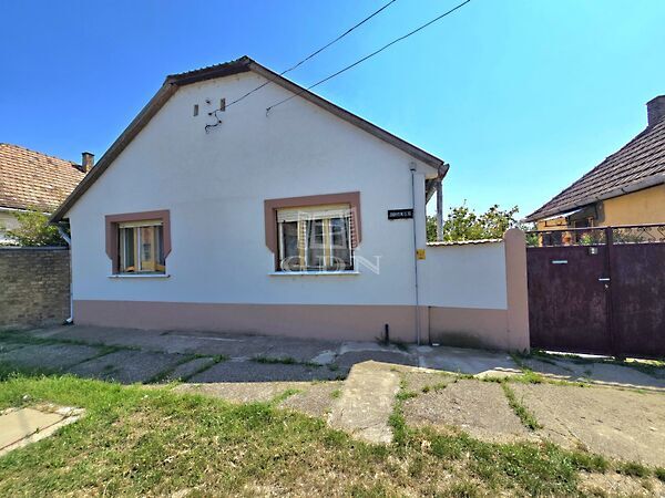 Eladó ház Nagybaracska