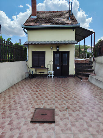 Eladó földterület Szekszárd