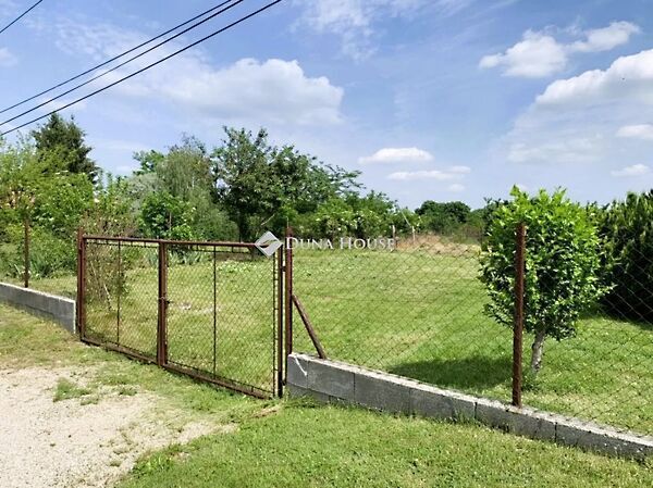 Eladó földterület Pázmánd