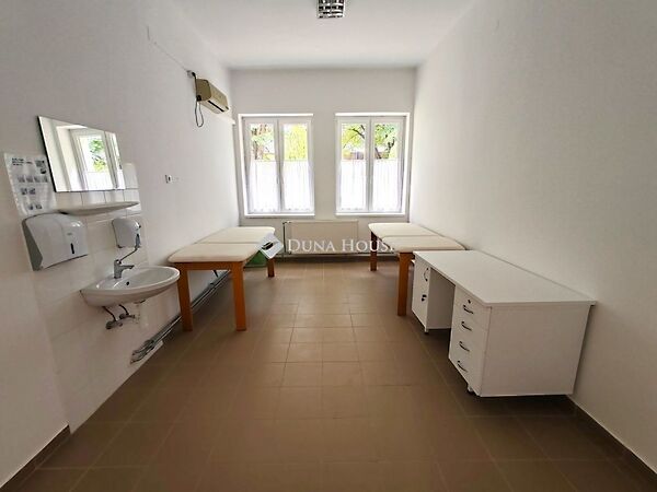 Eladó iroda Mezőkovácsháza