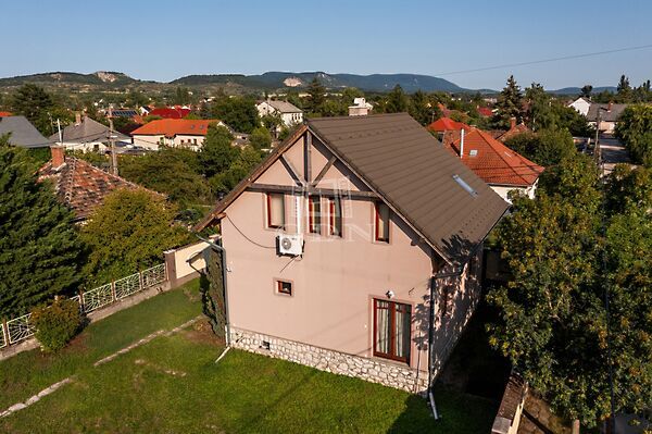 Eladó ház Esztergom