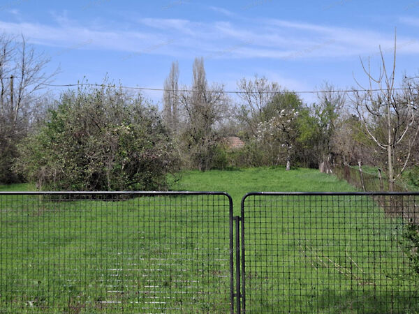 Eladó földterület Telekgerendás