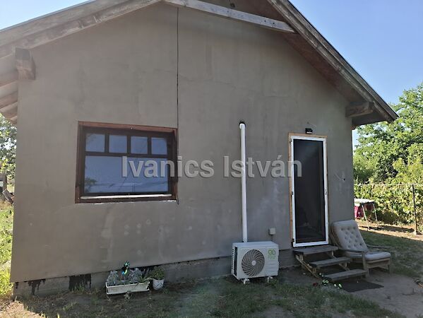 Eladó nyaraló Péteri