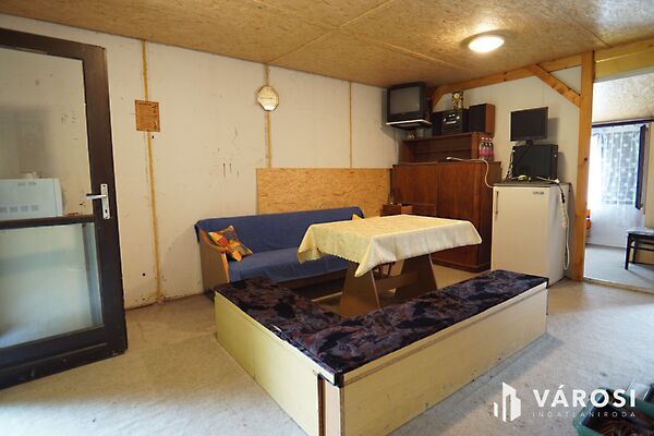 Eladó földterület Nagybakónak