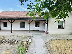 Eladó ház Helvécia