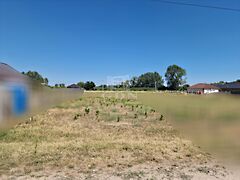 Eladó földterület Tura