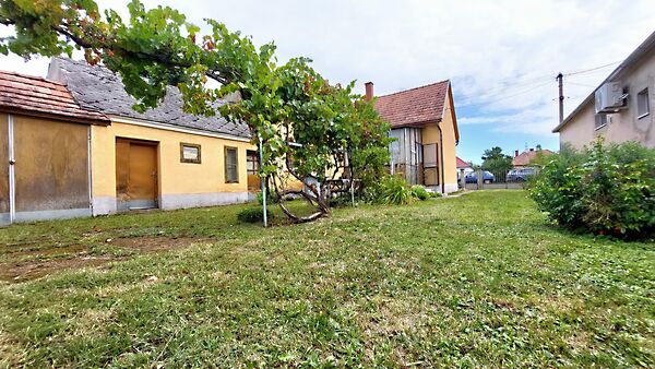 Eladó ház Egyházasrádóc