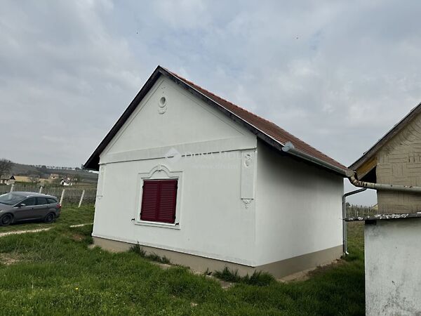 Eladó nyaraló Villány