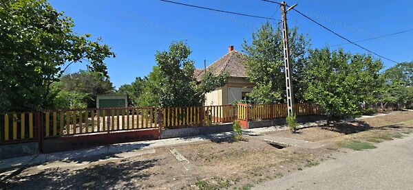 Eladó ház Szelevény