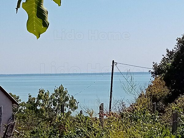 Eladó nyaraló Alsóörs