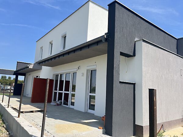 Eladó lakás Tiszaújváros, Kertváros