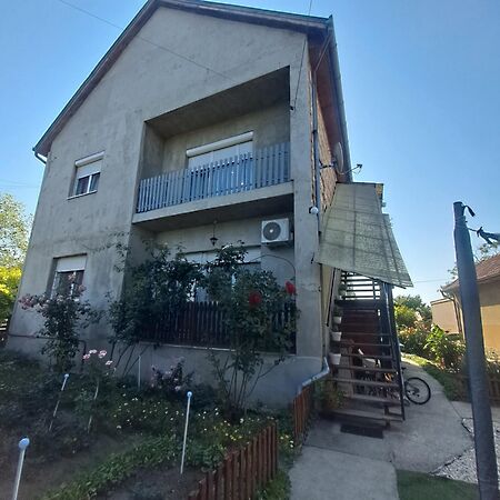 Eladó ház Monor, Központ