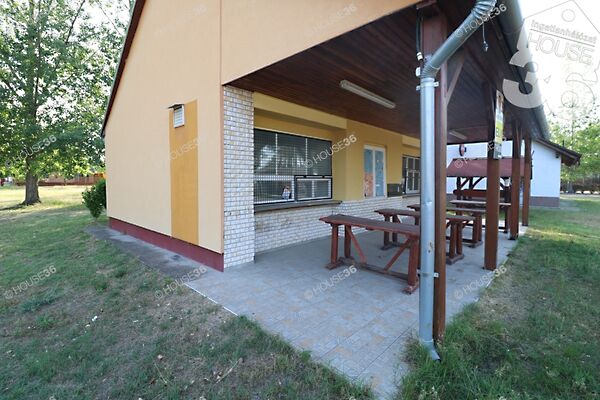 Eladó üzleti Soltvadkert