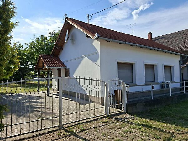 Eladó ház Kisbér