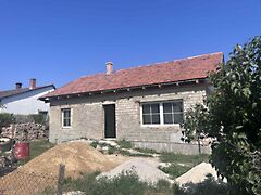 Eladó ház Látrány