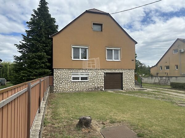 Eladó ház Lesenceistvánd