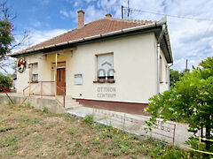 Eladó ház Újszilvás