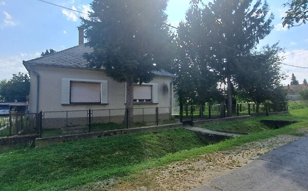 Eladó ház Nemesdéd