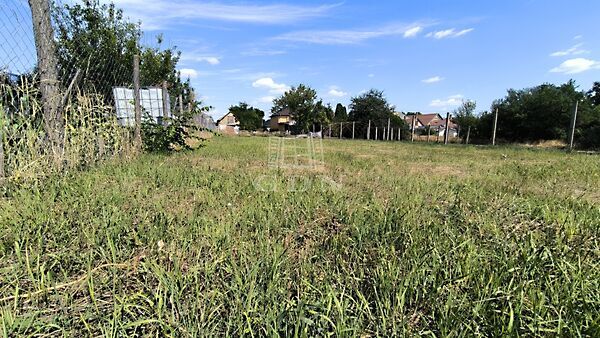 Eladó földterület Zsámbok