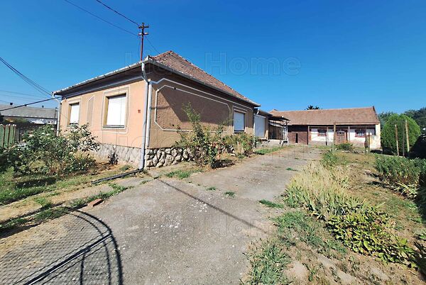 Eladó ház Csikóstőttős