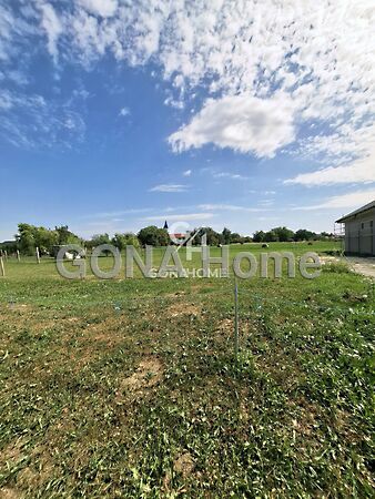 Eladó földterület Tés