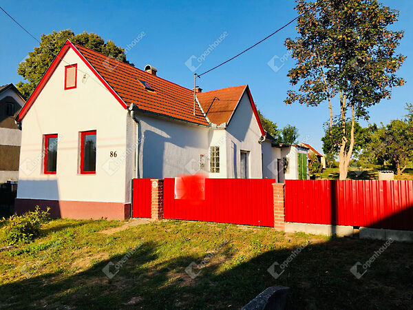 Eladó ház Páka