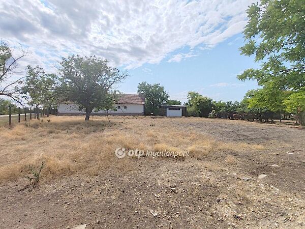 Eladó ház Jászladány