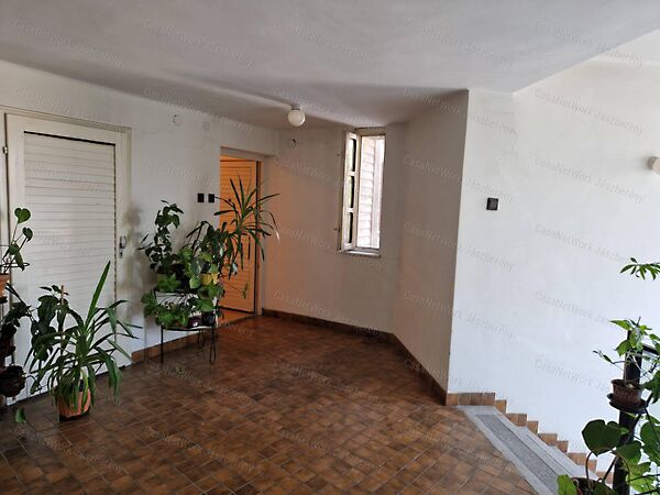 Eladó lakás Jászapáti