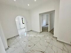 Eladó ház Újszász