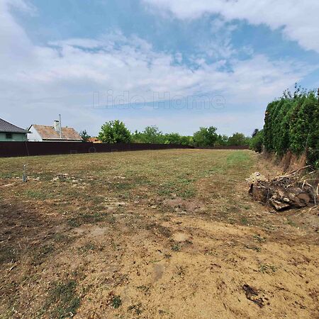 Eladó földterület Mezőkomárom