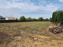 Eladó földterület Mezőkomárom