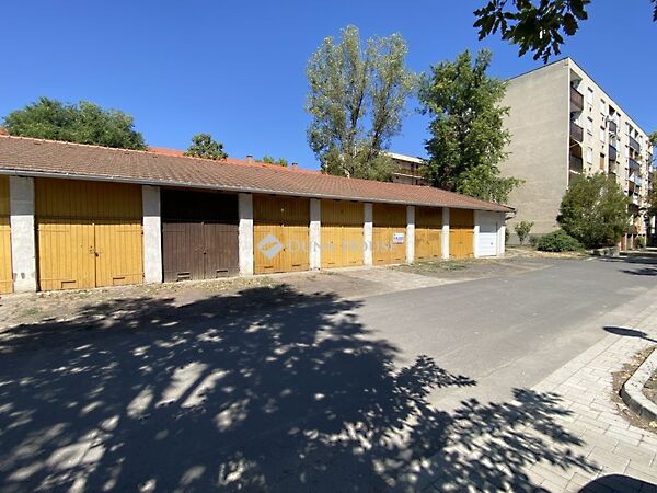 Eladó garázs Békéscsaba