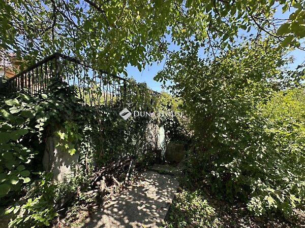 Eladó földterület Szentendre