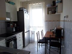 Eladó lakás Komló