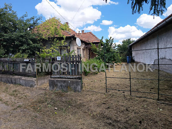 Eladó ház Mezőnyárád