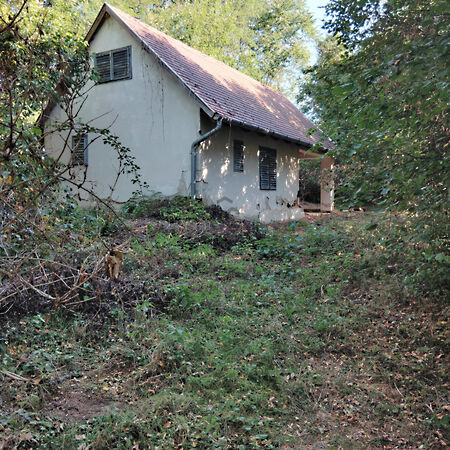 Eladó nyaraló Lesencetomaj