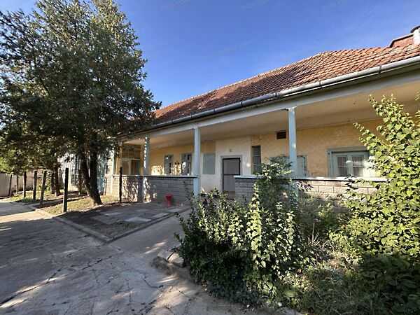 Eladó ház Csávoly