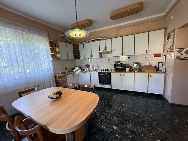 Eladó ház Sóskút