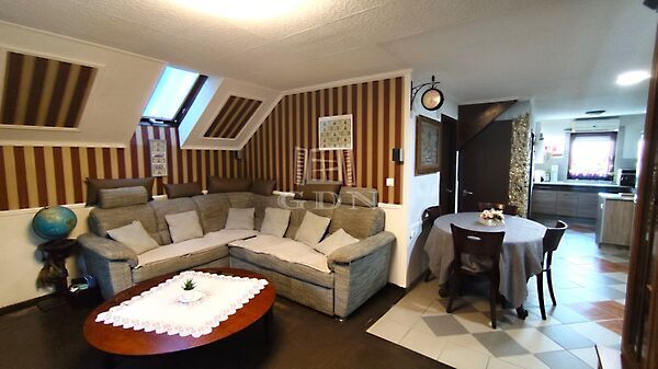 Eladó lakás Csömör