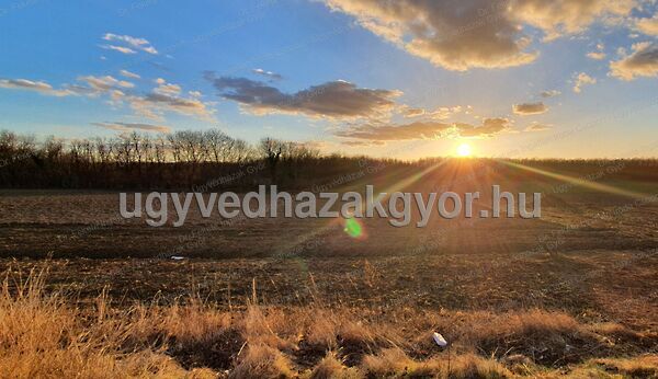 Eladó földterület Győrszemere