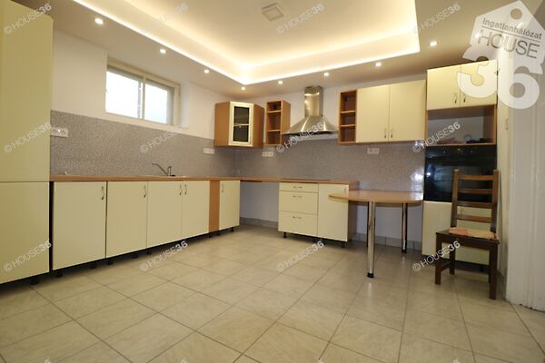 Eladó ház Soltvadkert