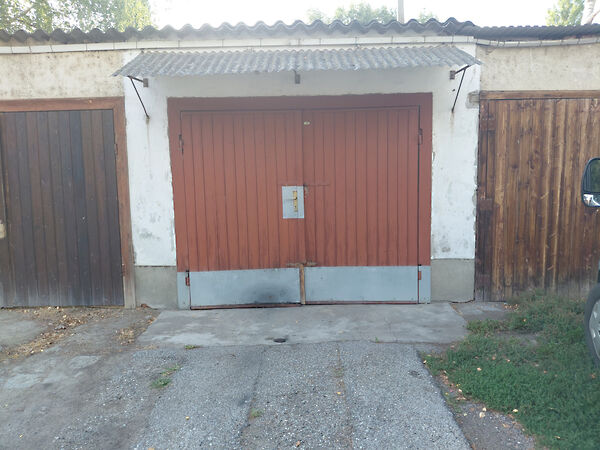 Eladó garázs Törökszentmiklós, Városközpont