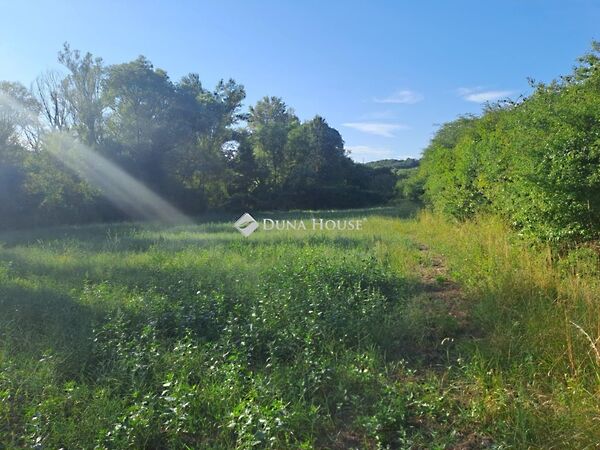 Eladó földterület Óbarok