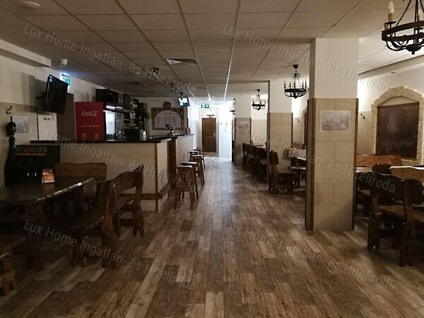 Eladó üzleti Komárom