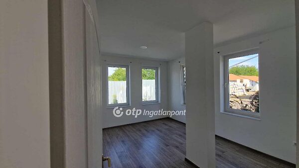 Eladó lakás Tápiószele
