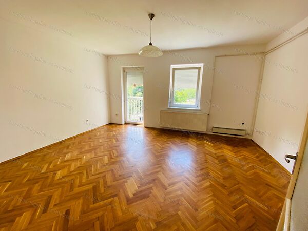 Eladó lakás Komárom, Szőny